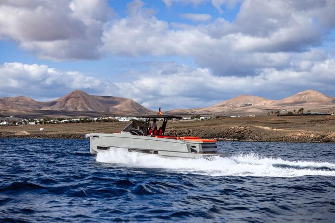 De Antonio D32 | Chic & Tonic