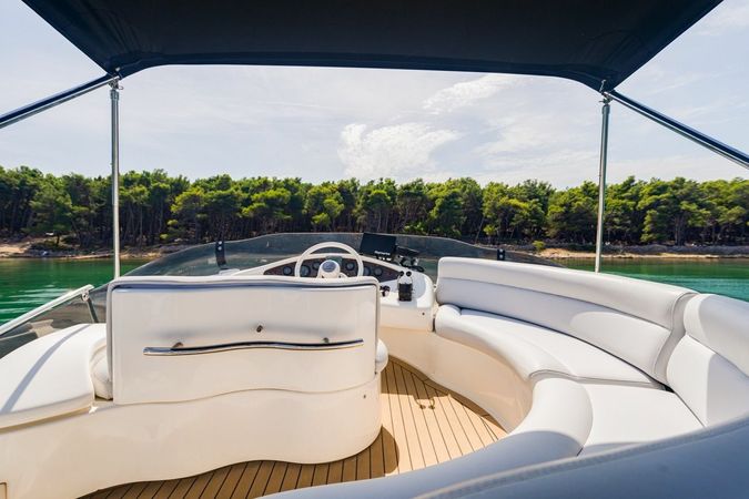 Azimut 42 | Eisbar
