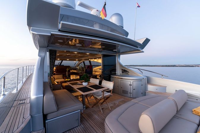 Azimut 68 | Falch