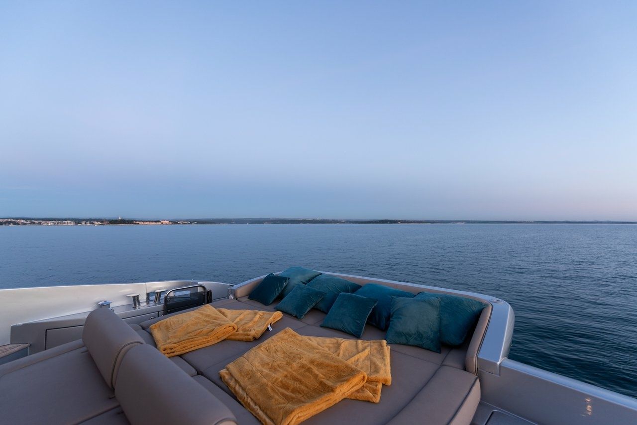 Azimut 68 | Falch