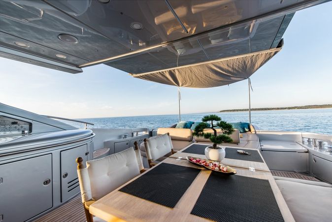 Azimut 68 | Falch