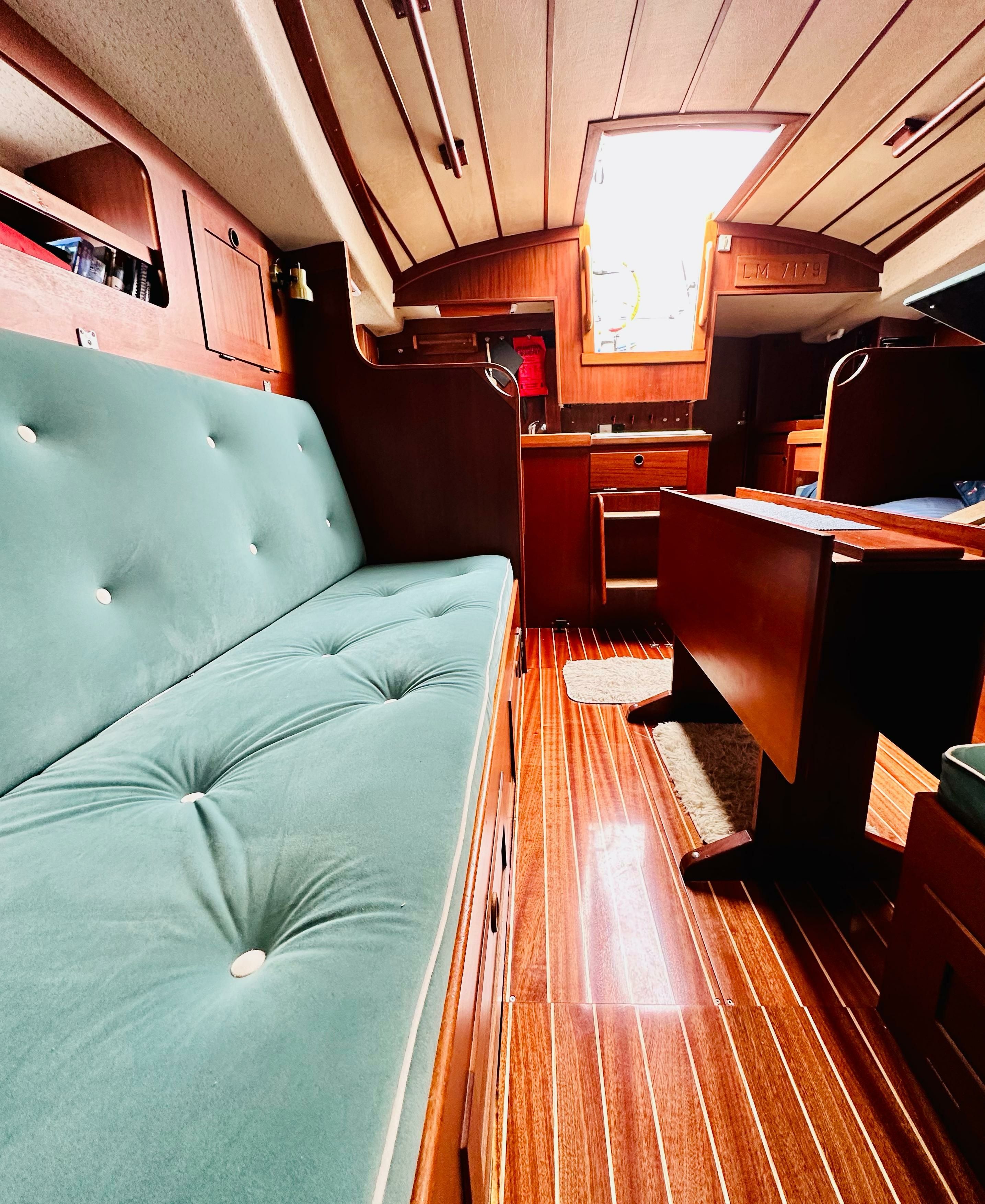 Hallberg Rassy 352 | Viking Queen