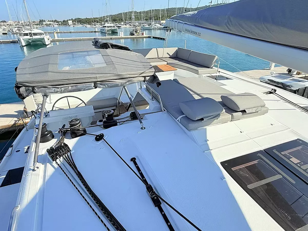 Fountaine Pajot Aura 51 | Lucky Fox