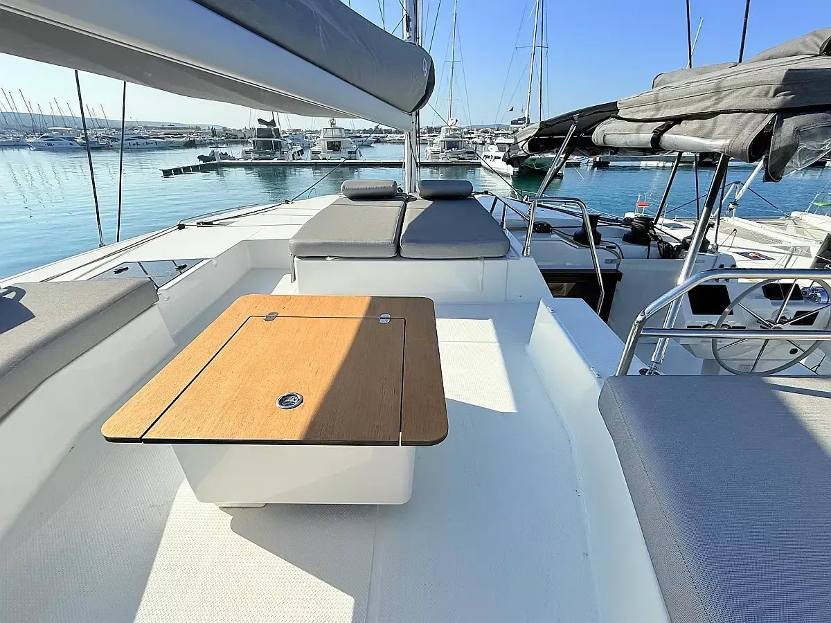 Fountaine Pajot Aura 51 | Lucky Fox