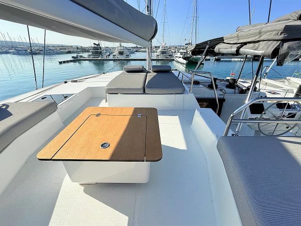 Fountaine Pajot Aura 51 | Lucky Fox