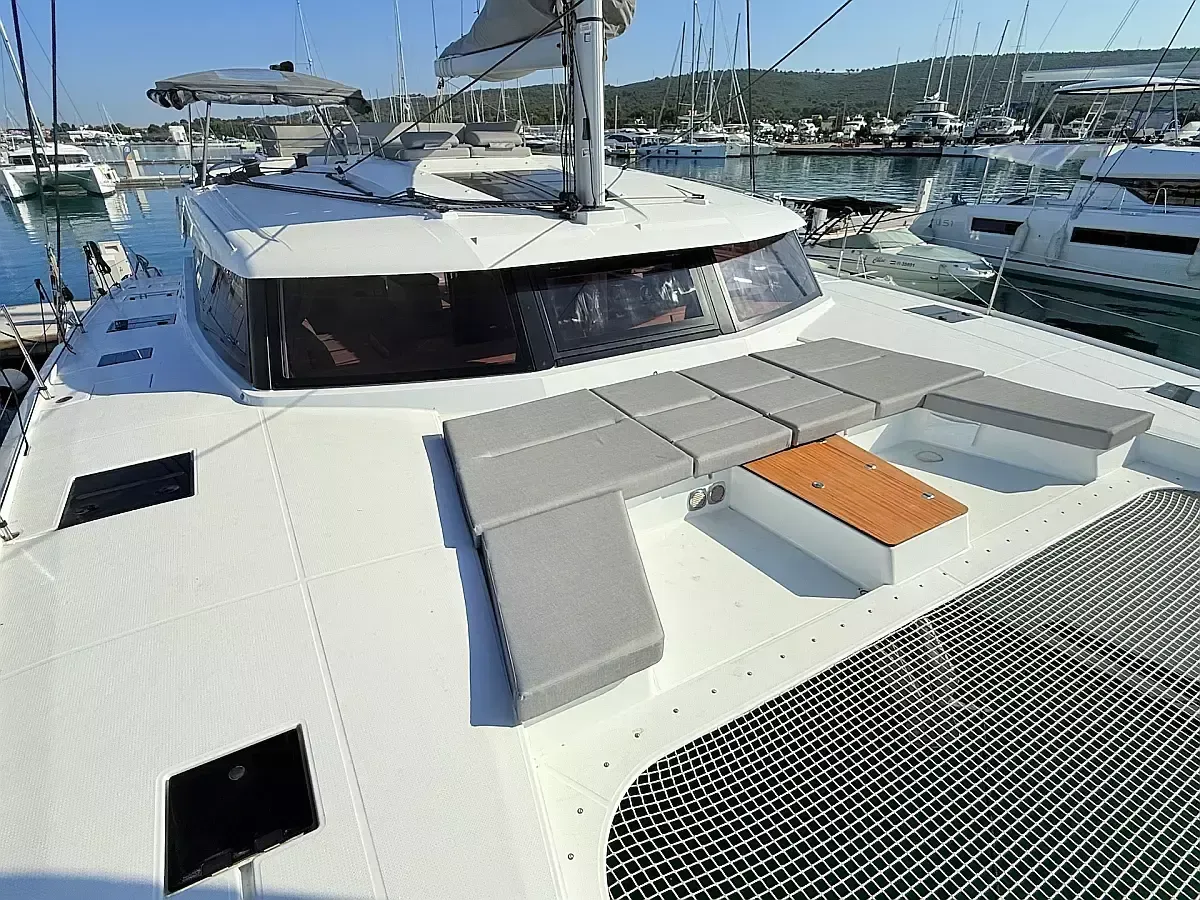 Fountaine Pajot Aura 51 | Lucky Fox