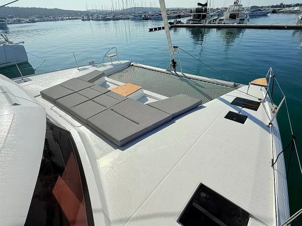 Fountaine Pajot Aura 51 | Lucky Fox