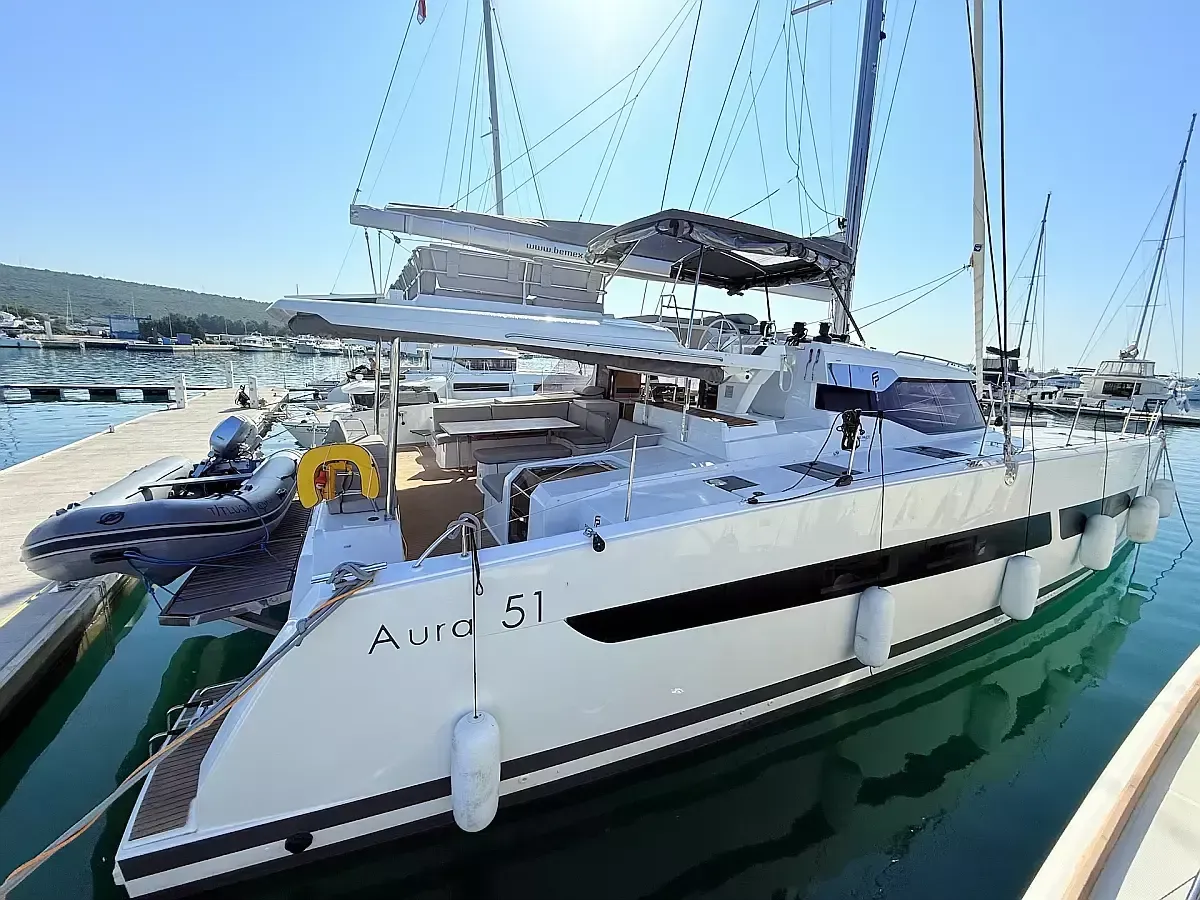 Fountaine Pajot Aura 51 | Lucky Fox