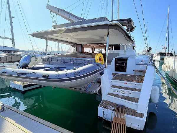 Fountaine Pajot Aura 51 | Lucky Fox