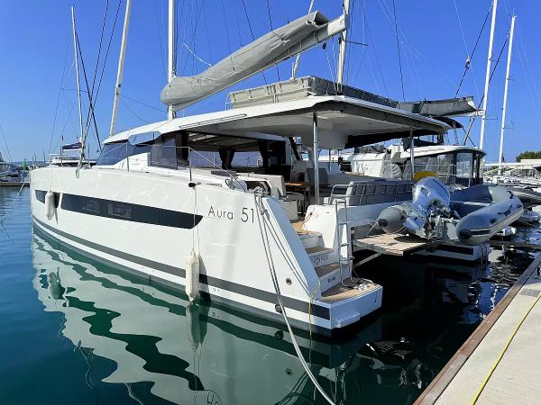 Fountaine Pajot Aura 51 | Lucky Fox