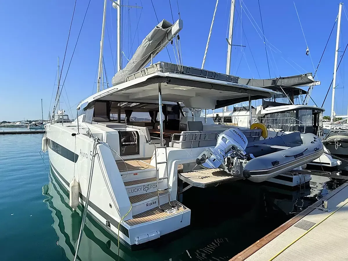 Fountaine Pajot Aura 51 | Lucky Fox