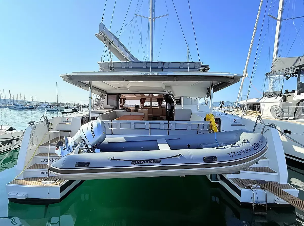 Fountaine Pajot Aura 51 | Lucky Fox