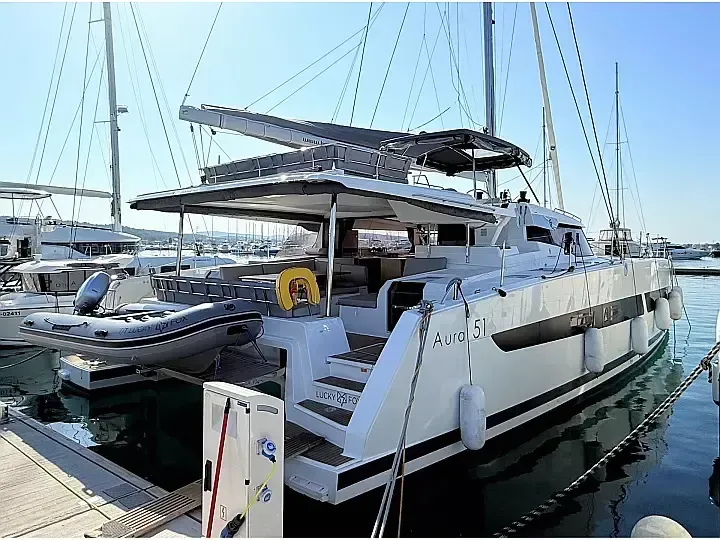 Fountaine Pajot Aura 51 | Lucky Fox