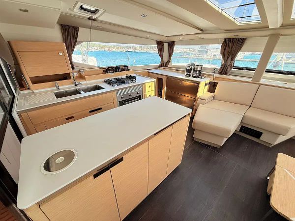 Fountaine Pajot Aura 51 | Lucky Fox