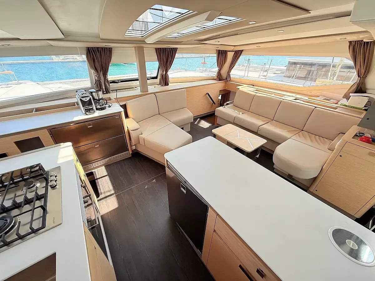 Fountaine Pajot Aura 51 | Lucky Fox