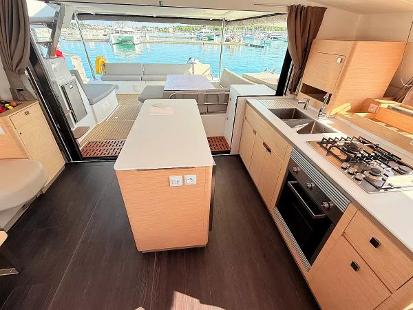 Fountaine Pajot Aura 51 | Lucky Fox