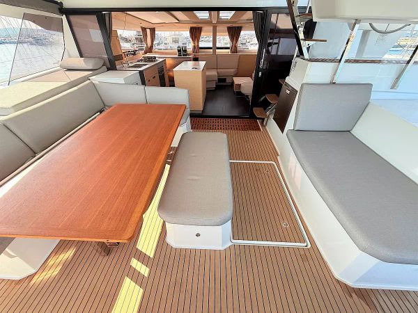 Fountaine Pajot Aura 51 | Lucky Fox