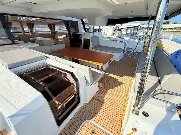 Fountaine Pajot Aura 51 | Lucky Fox