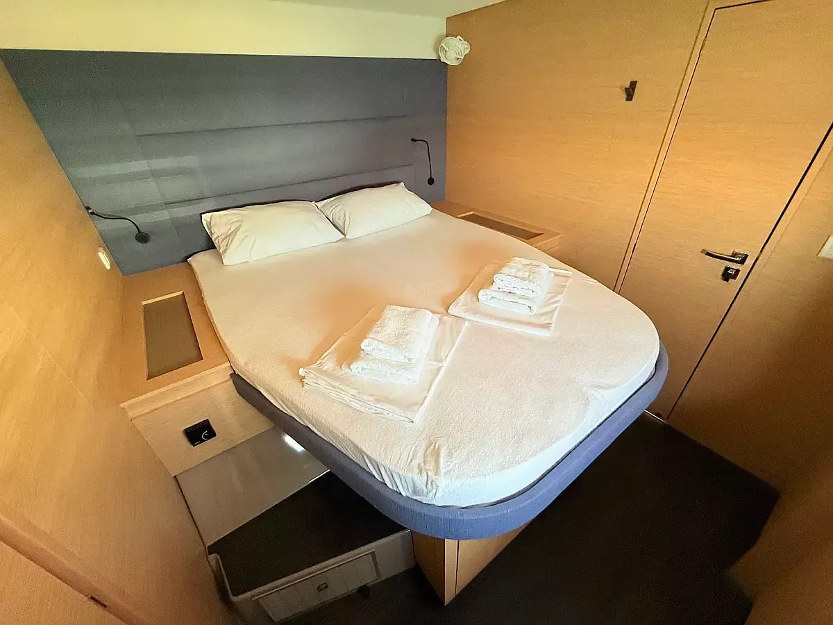 Fountaine Pajot Aura 51 | Lucky Fox