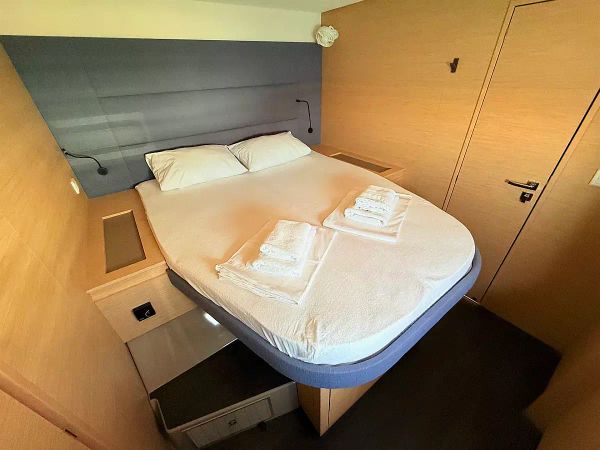 Fountaine Pajot Aura 51 | Lucky Fox
