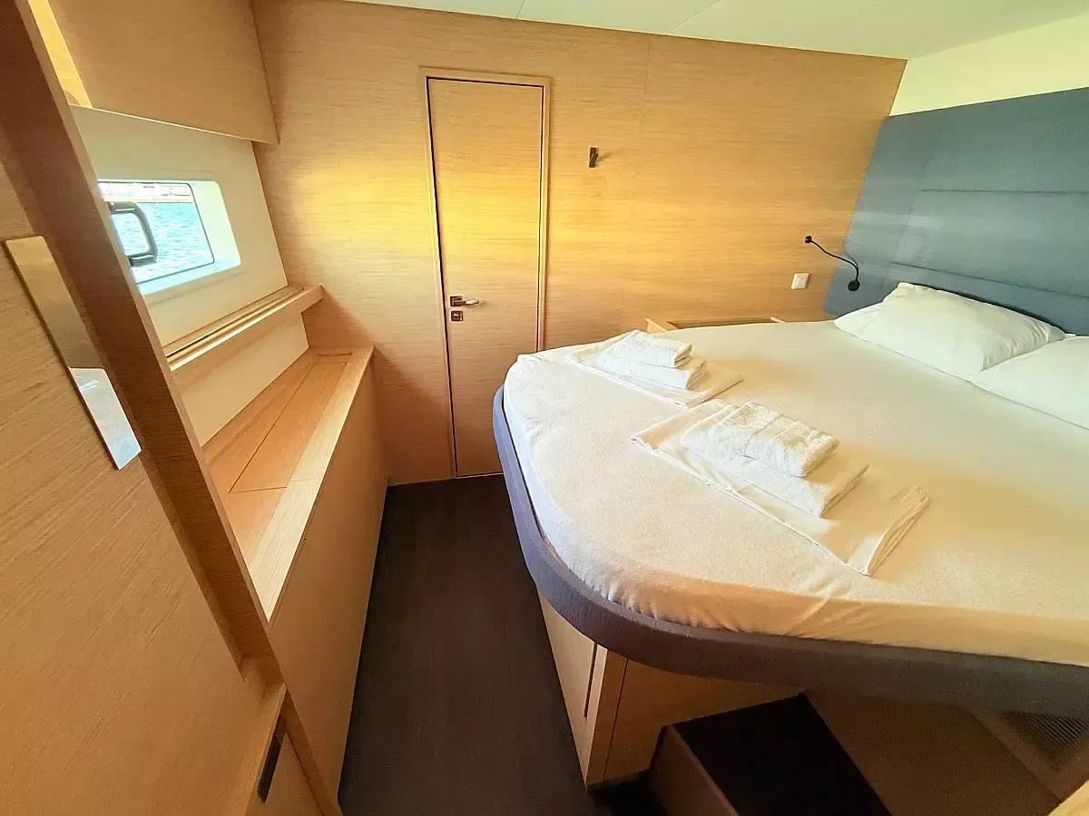 Fountaine Pajot Aura 51 | Lucky Fox