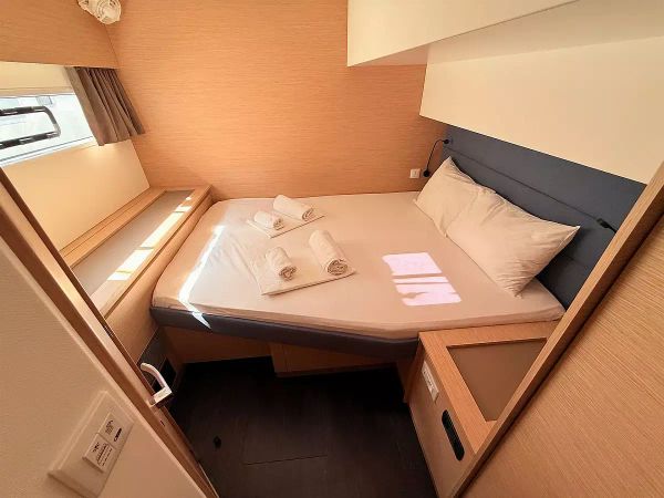 Fountaine Pajot Aura 51 | Lucky Fox