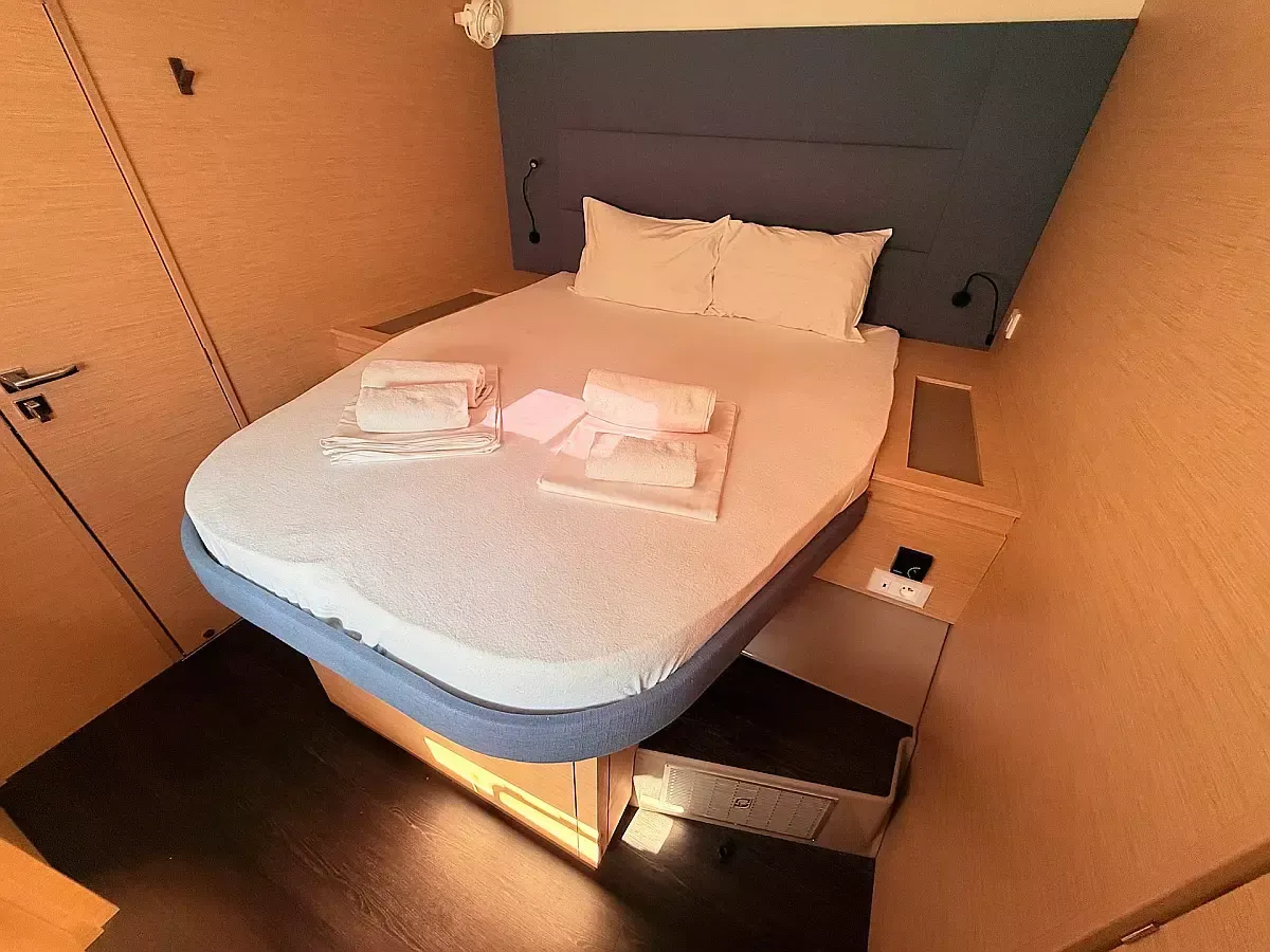 Fountaine Pajot Aura 51 | Lucky Fox