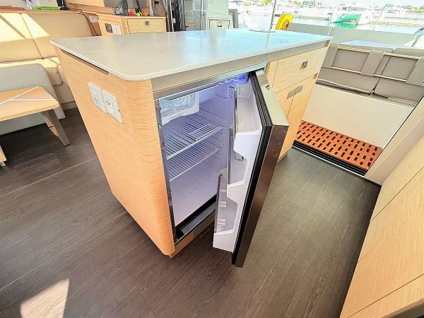 Fountaine Pajot Aura 51 | Lucky Fox