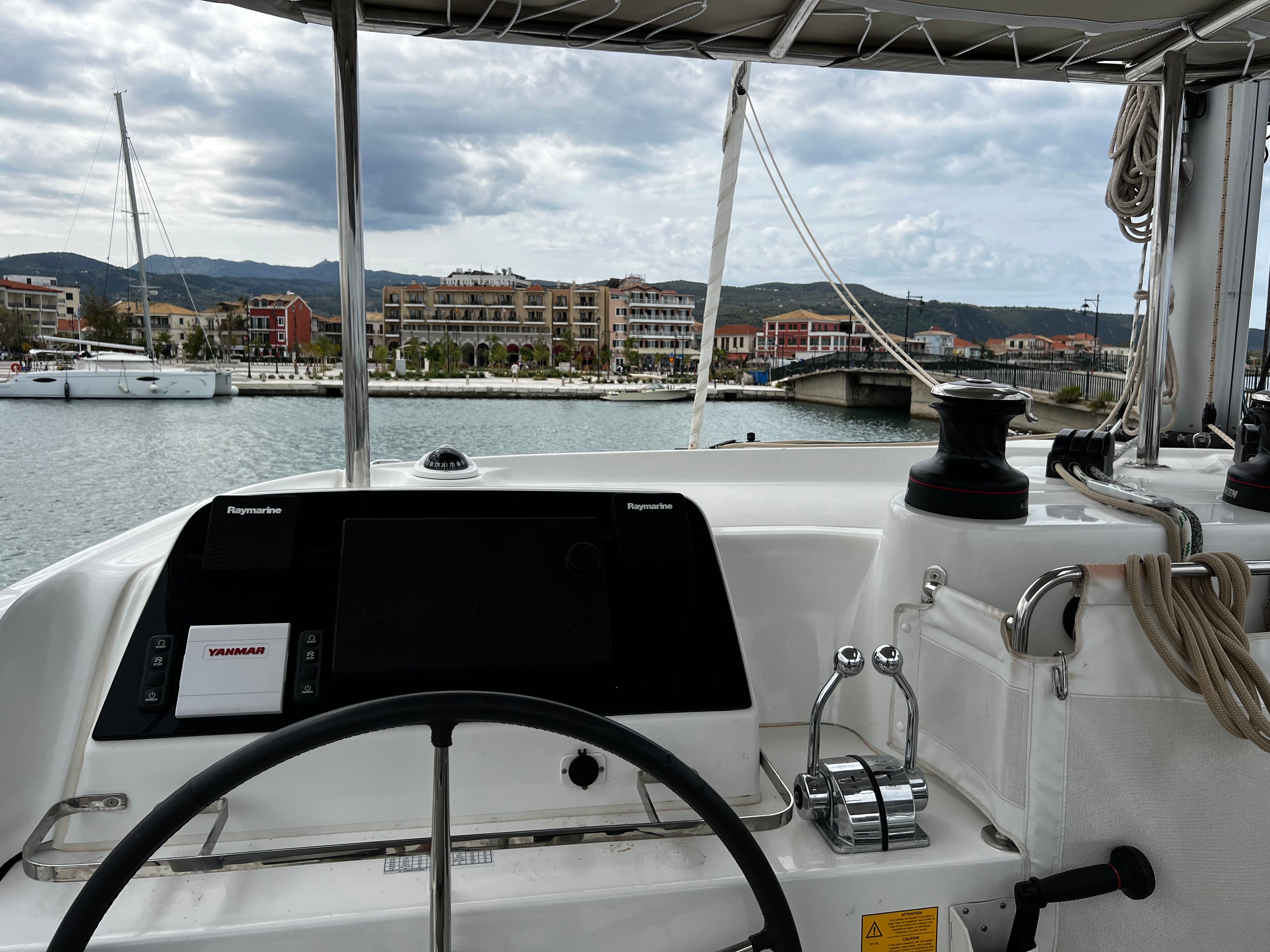 Lagoon 42 | Zahira