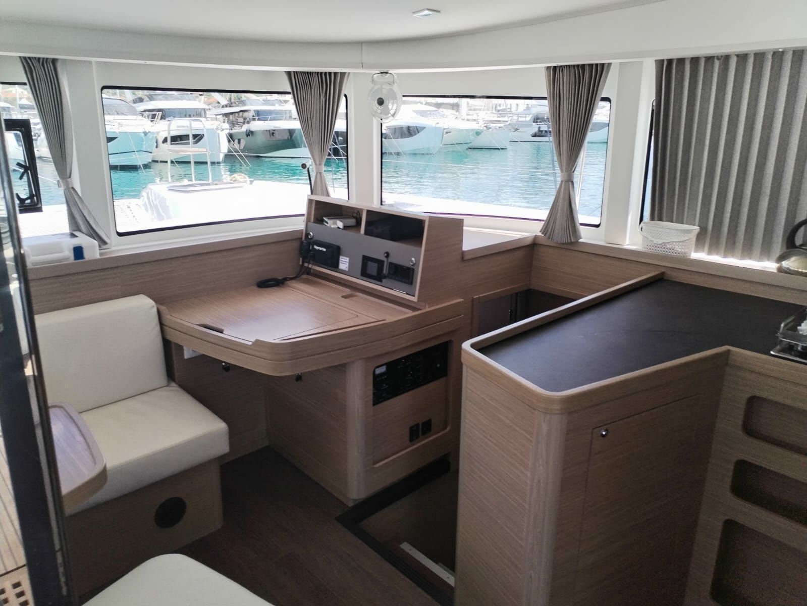Lagoon 42 | Knot On Duty