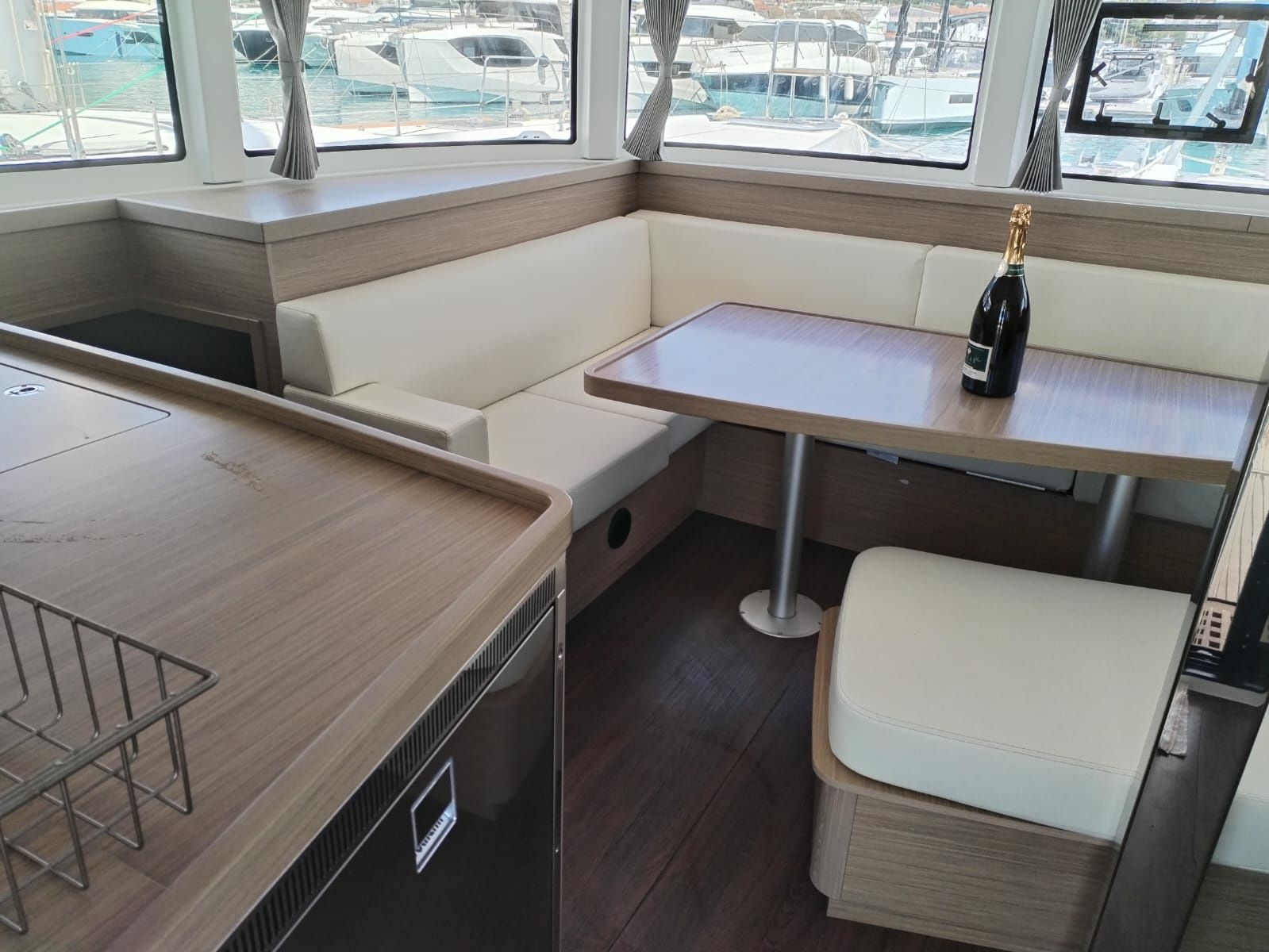 Lagoon 42 | Knot On Duty