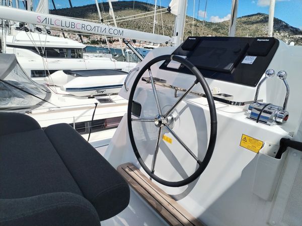 Lagoon 42 | Knot On Duty