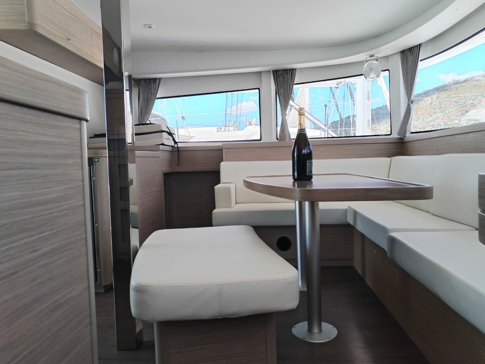 Lagoon 42 | Knot On Duty