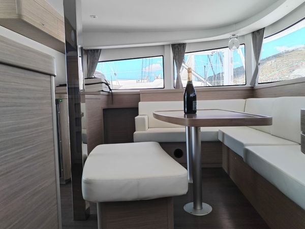 Lagoon 42 | Knot On Duty