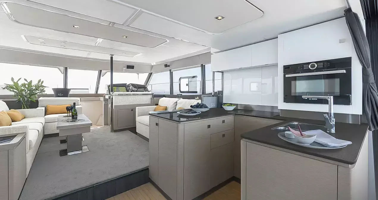 Fountaine Pajot MY6 | La Dolce Vita
