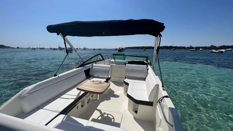 Sea Ray 255 | Epicure