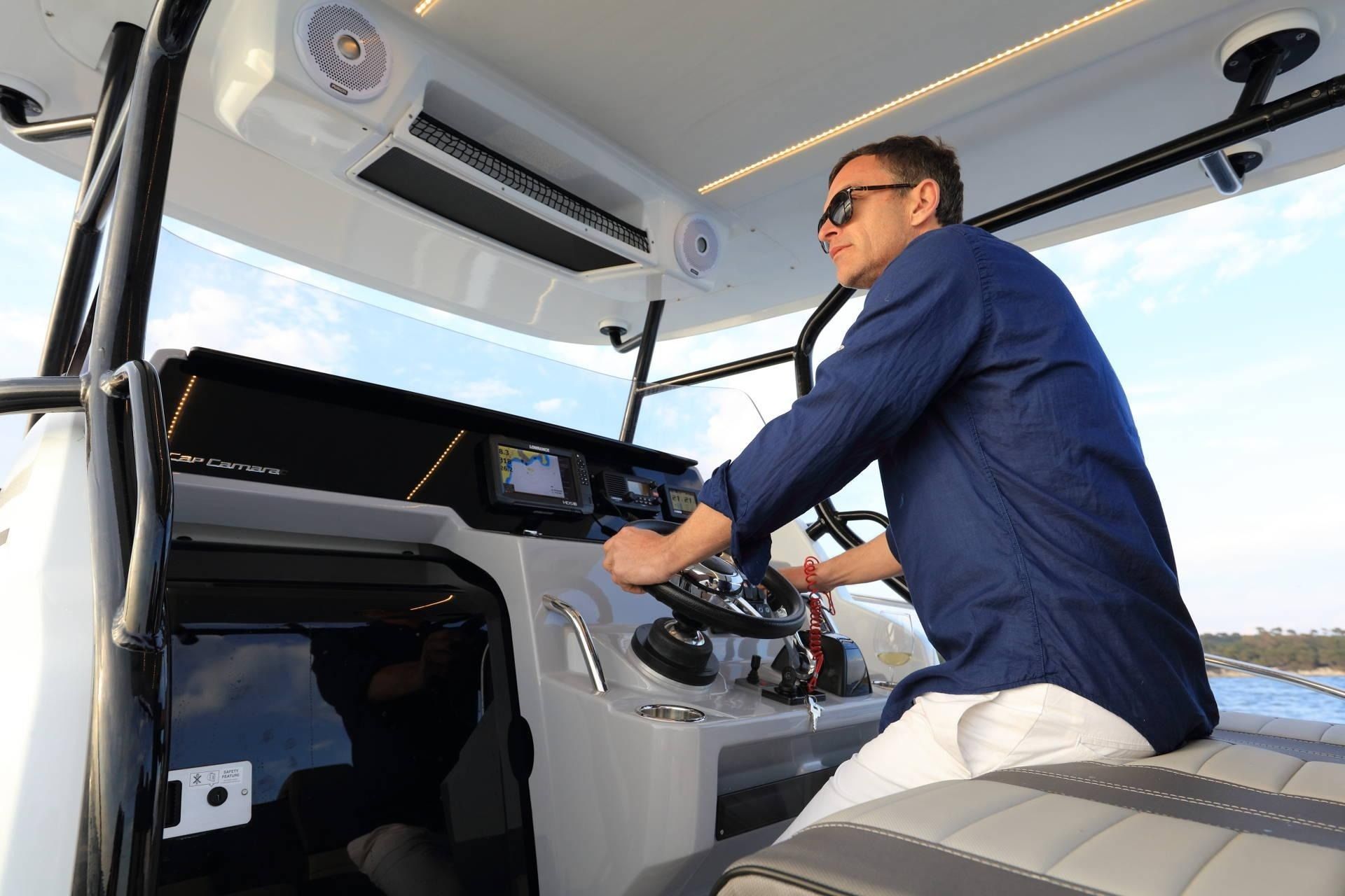 Jeanneau Cap Camarat 9.0 CC | Bellaboo