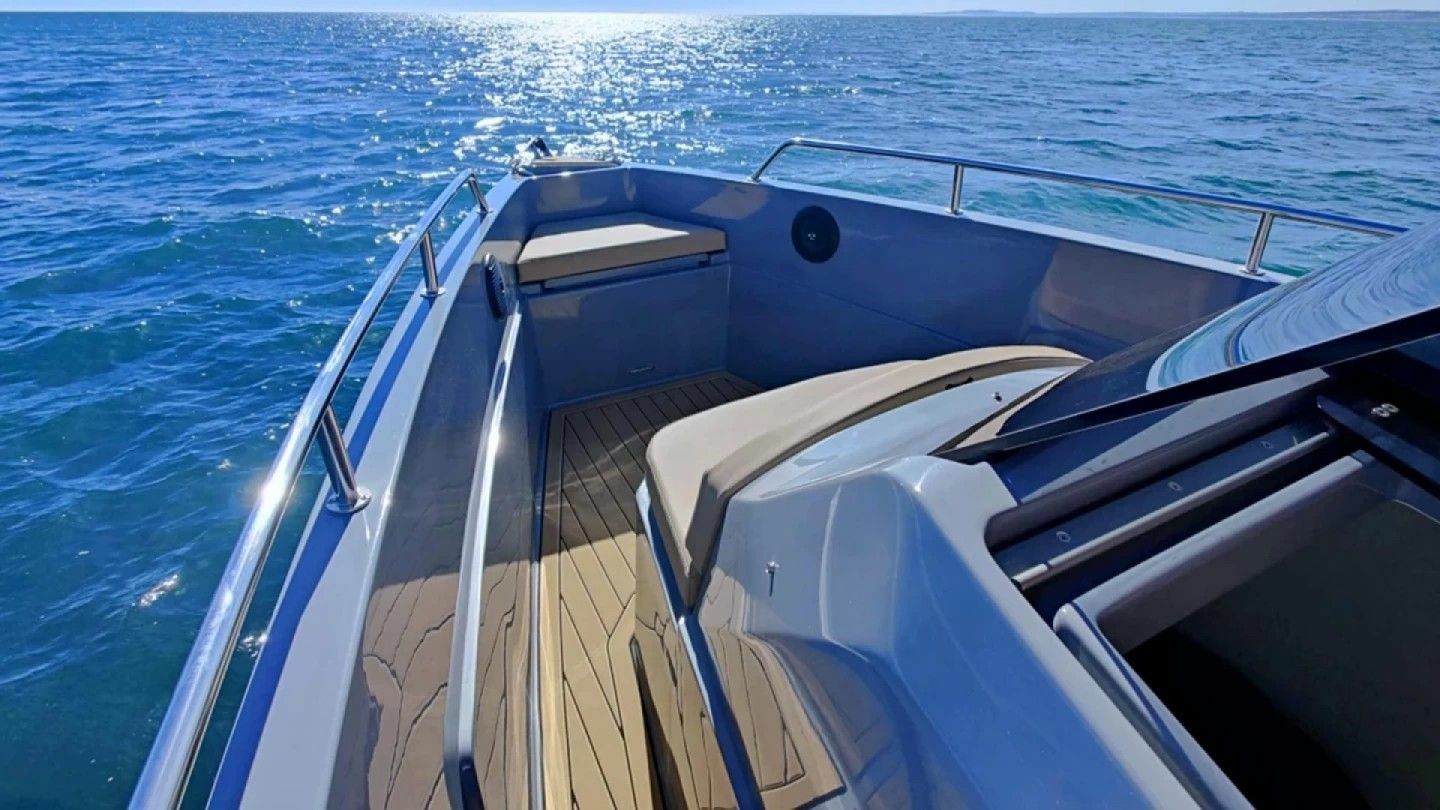 Nuva Yachts M6 | Elegance