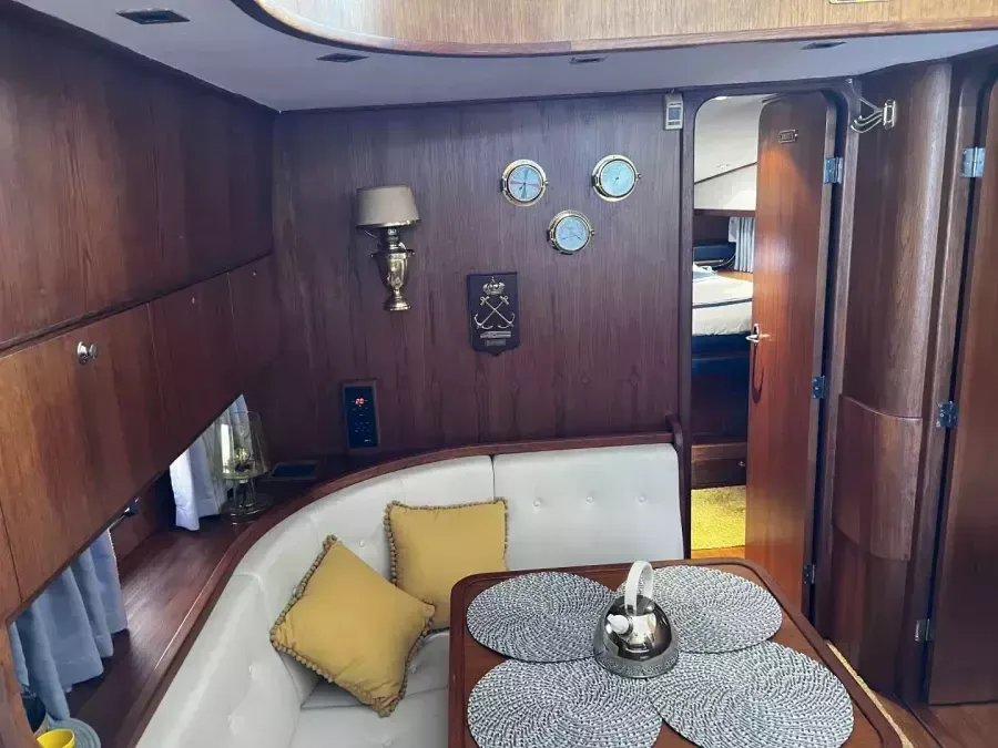 Neptunus 138 Sedan Fly | Polarys