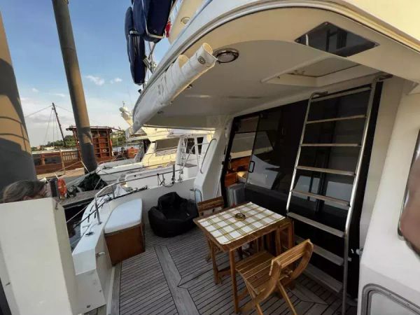 Neptunus 138 Sedan Fly | Polarys