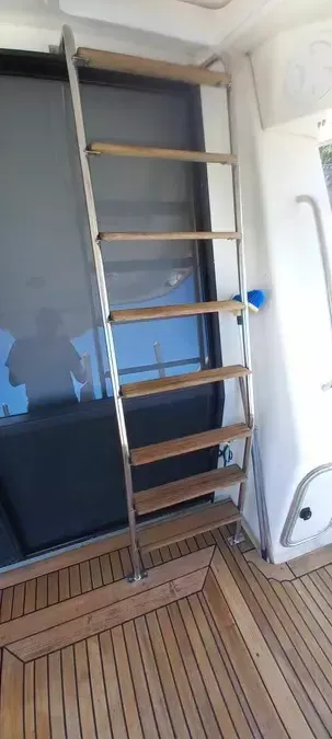 Neptunus 138 Sedan Fly | Polarys