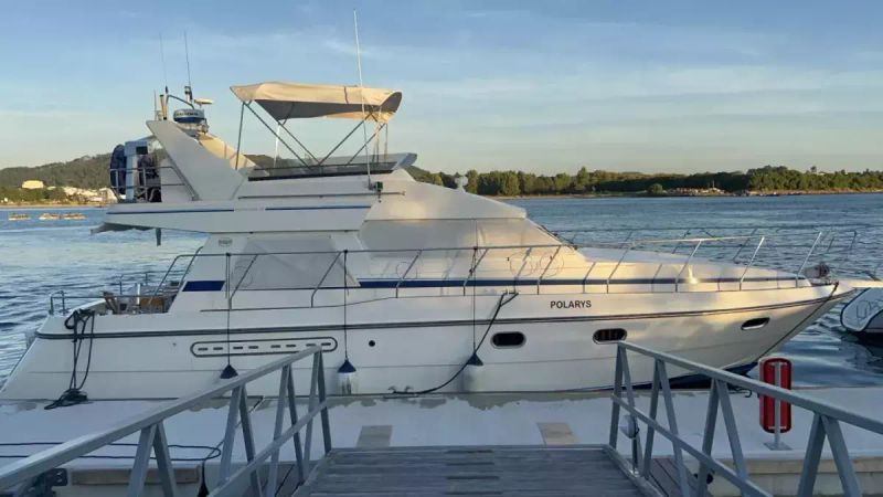 Neptunus 138 Sedan Fly | Polarys