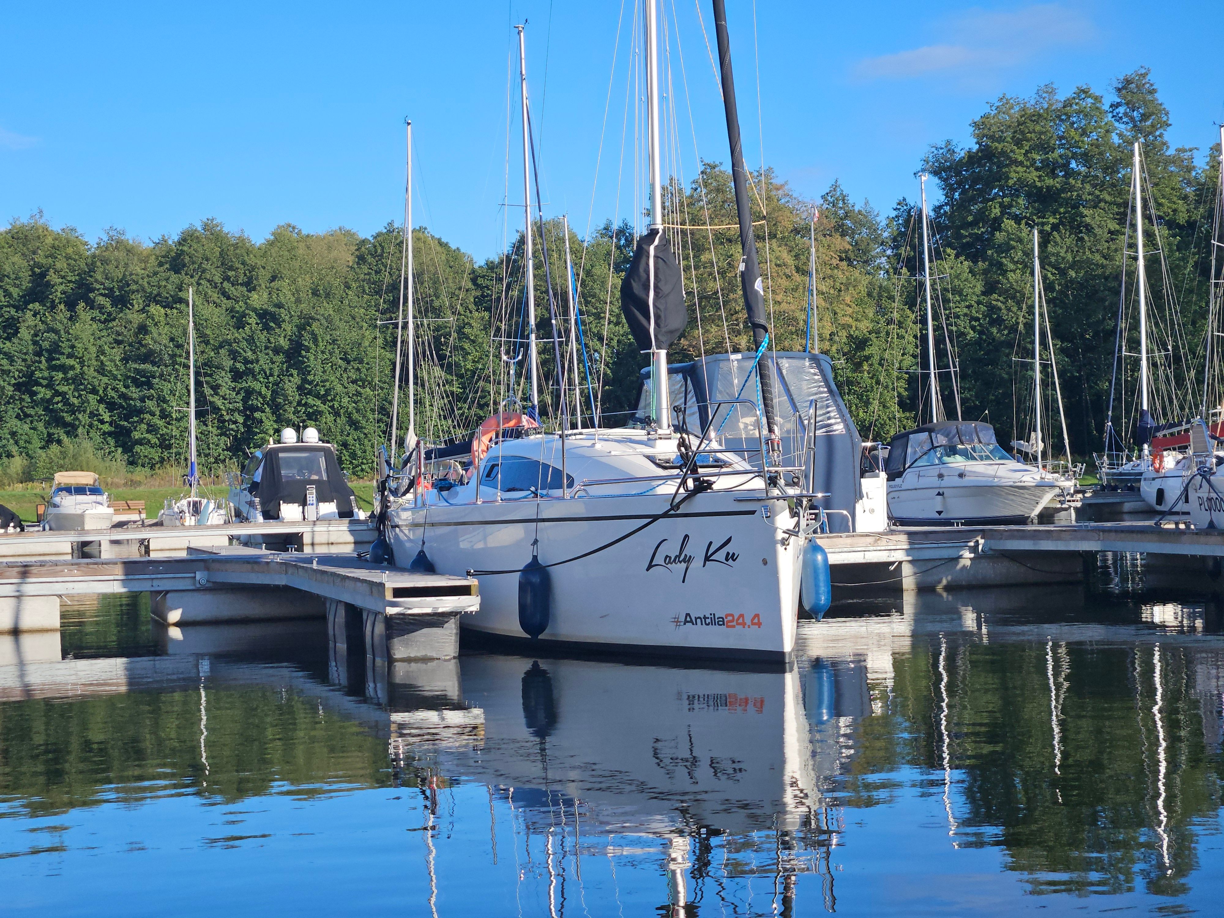 Antila 24.4 | Lady Ku