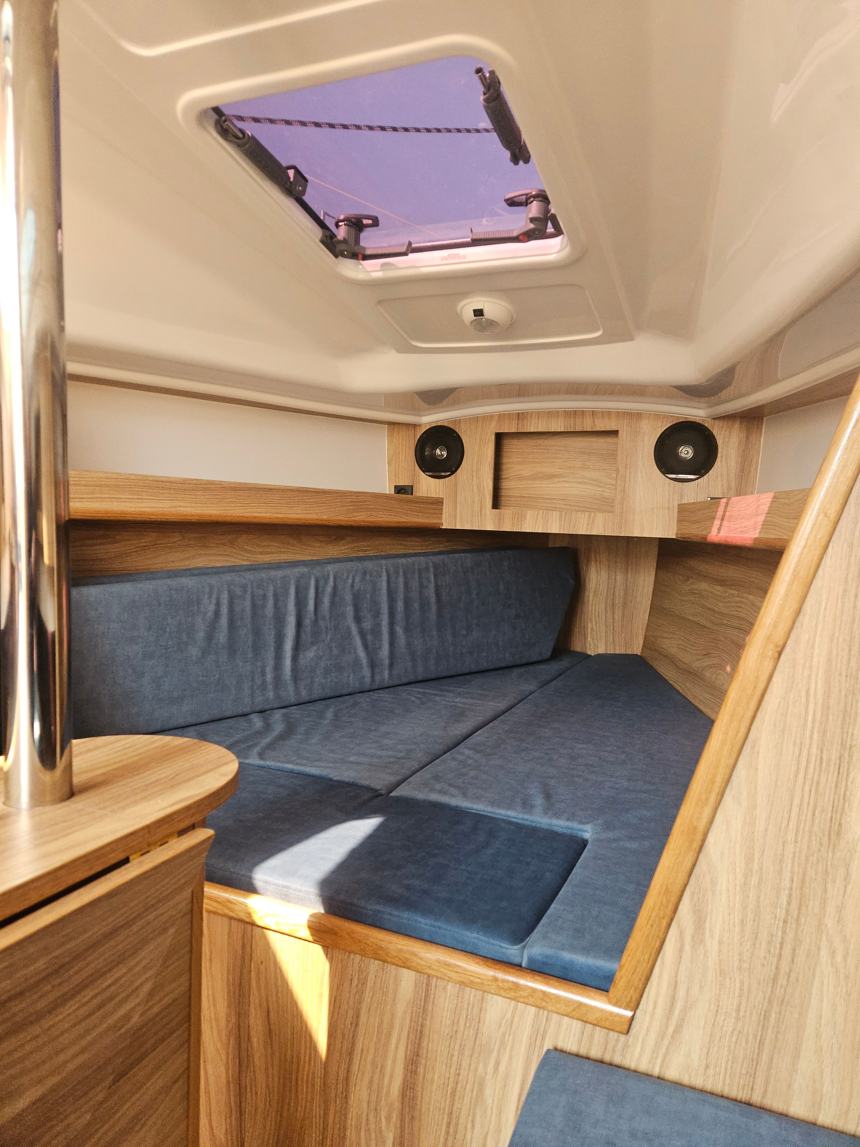 Antila 24.4 | Lady Ku