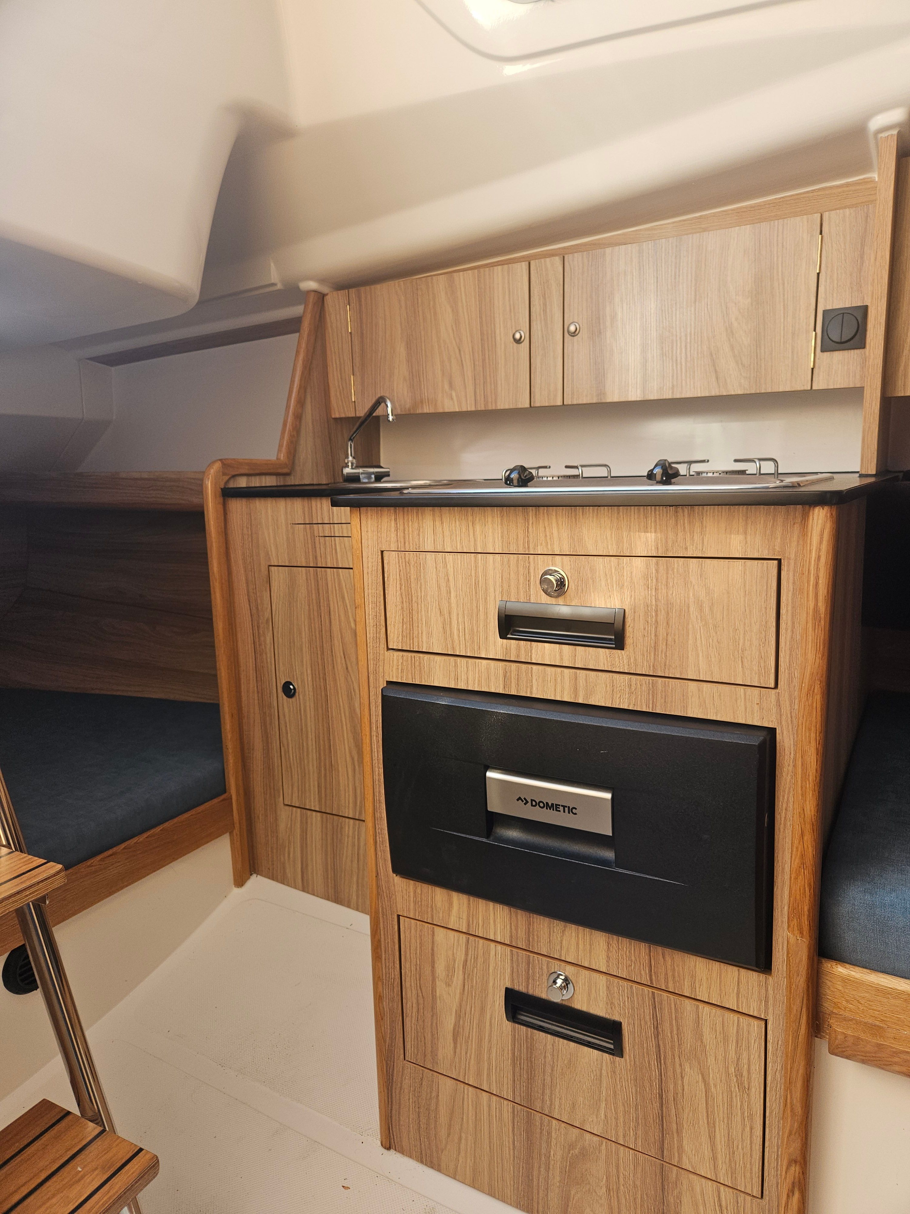 Antila 24.4 | Lady Ku