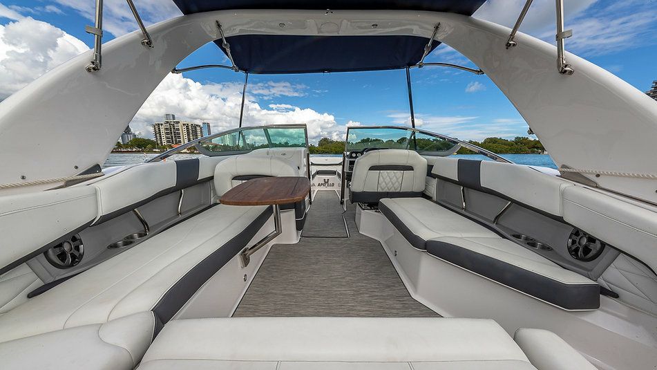 Regal 2700 | Apollo