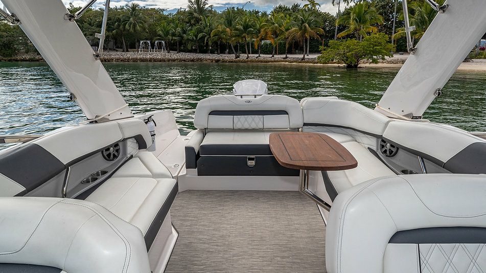 Regal 2700 | Apollo