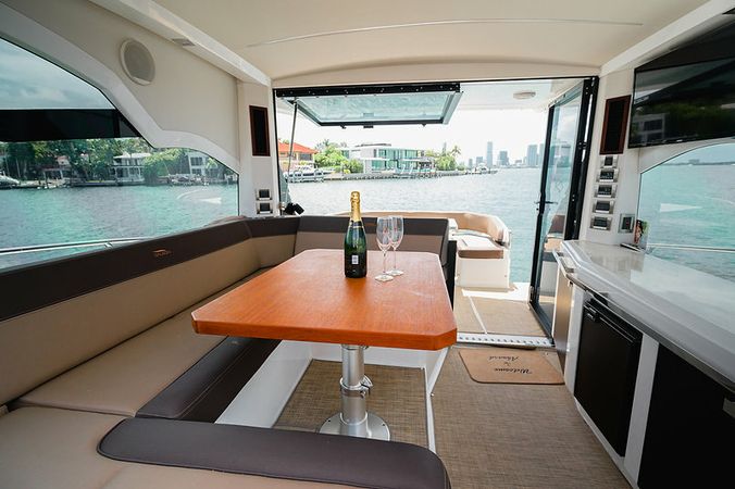 Galeon 425 | Kira