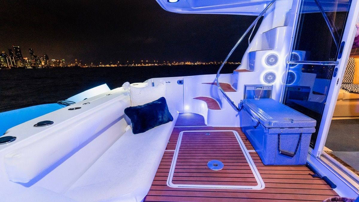 Sea Ray 48 | One Love