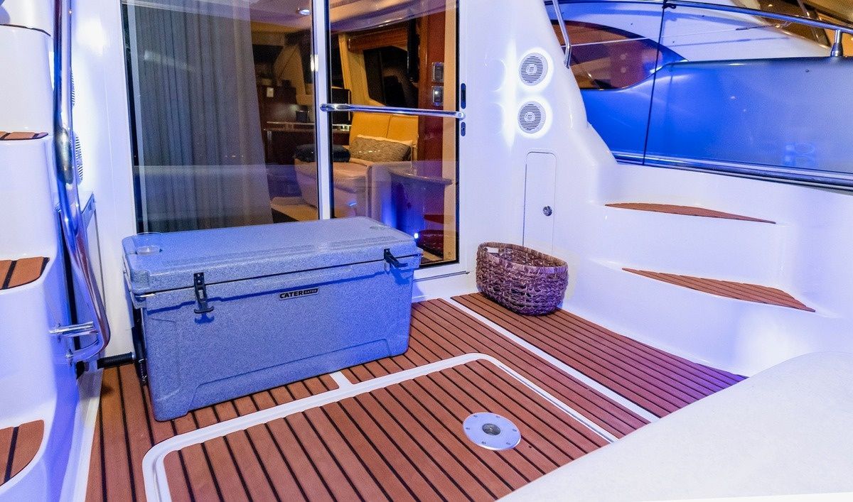Sea Ray 48 | One Love